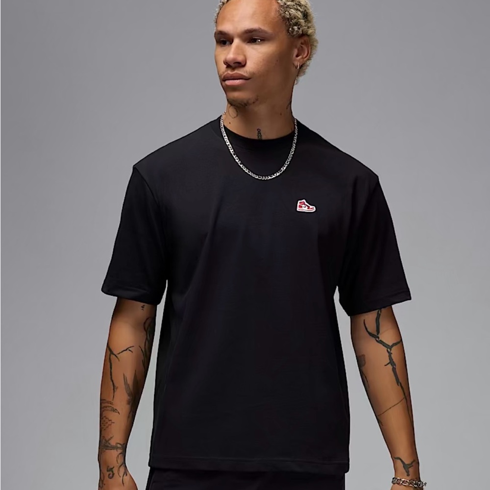 Jordan Nike Sneaker Patch Black T-Shirt Medium